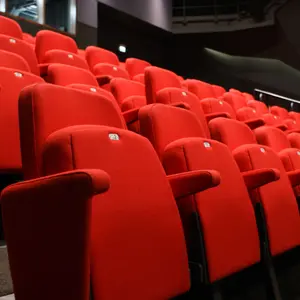 Кино и театрални столове