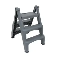 Стълба PVC 3 стъпала - снимана отблизо, сива на цвят