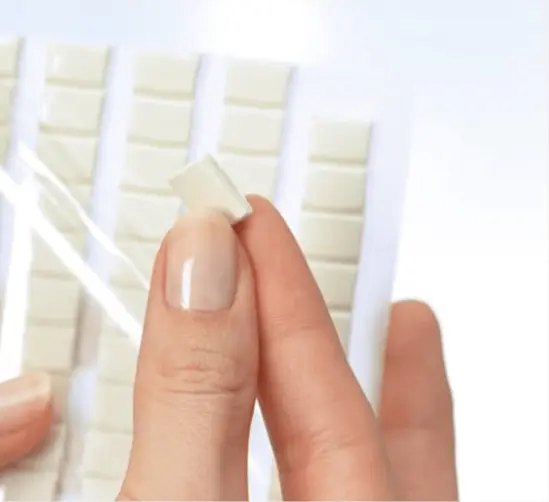 Лепяща гума каучук Tesa 80 бр бяла - не оставя следи