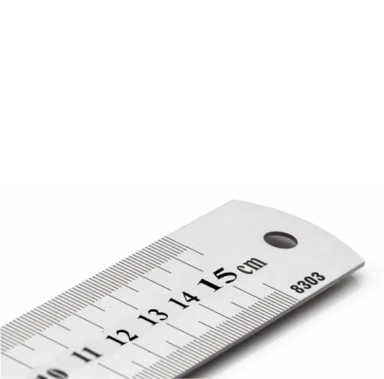 Линия метална 15 см- снимка отблизо, 15 см