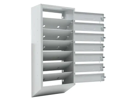 Пощенска кутия PMT РВ-7С KL- сива на цвят, снимана отпред, с отворени клетки