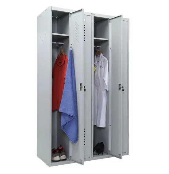 Метален гардероб PMT с 4 отделения 183х117х50 см - сниман под ъгъл, с отворени врати, пълен с дрехи, сив