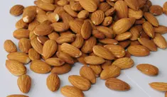 Ядки суров бадем 1 кг