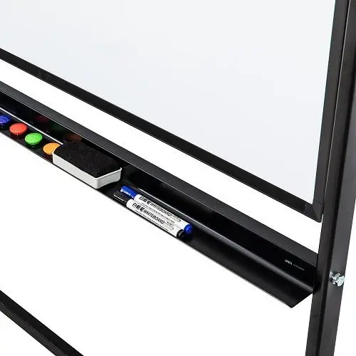 Бяла магнитна дъска 90х120 см мобилна - снимка на поставката за маркери