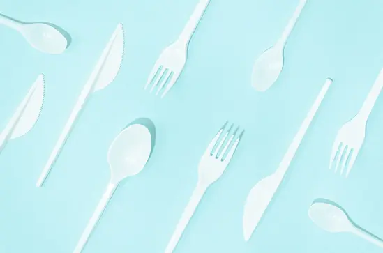 Пластмасови ножове 100 бр.