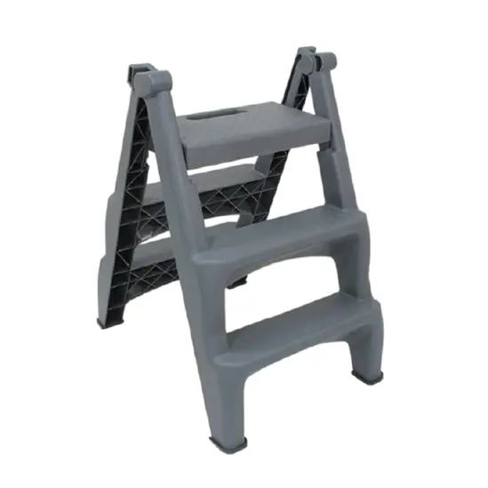 Стълба PVC 3 стъпала - снимана отблизо, сива на цвят
