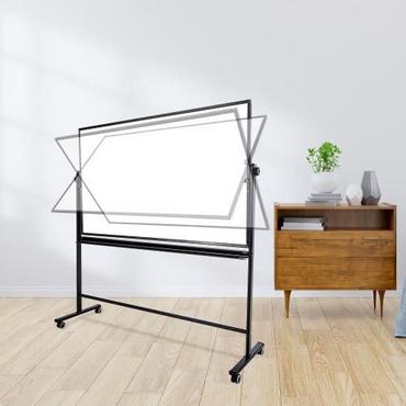 Бяла магнитна дъска 90х150 см мобилна - снимана в офис среда