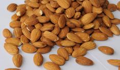 Ядки суров бадем 1 кг