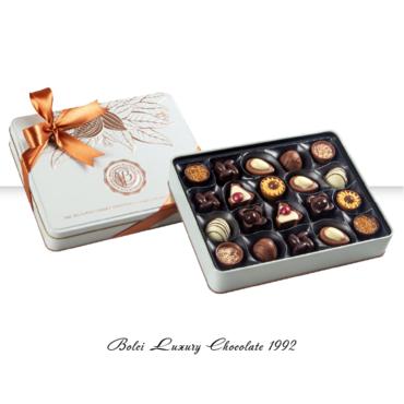 Копирна хартия OIP в КОМПЛЕКТ с шоколадови пралини Bolci Bronze & White