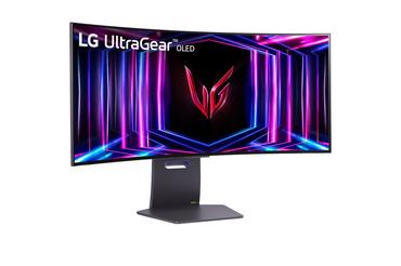 Монитор LG 34GS95QE-B, 33.9', OLED UltraGear 21:9 Curved, IPS 0.03 ms, WQHD 4K (3440x1440), 240Hz, HDR 10, 1500000:1, 1300 cd/m2, DCI-P3 98.5%, USB 3.0, VRR, Free-sync, G-Sync, HDMI, DisplayPort, PBP,PIP, Height Adjustable, Pivot, Tilt, Headphone Out, Bla