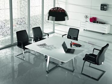 Посетителски стол НЕО ЧЕЙР- снимка в офис